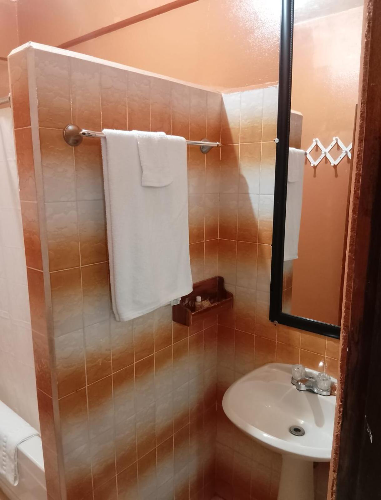 Chaleanor Hotel ダンリガ エクステリア 写真
