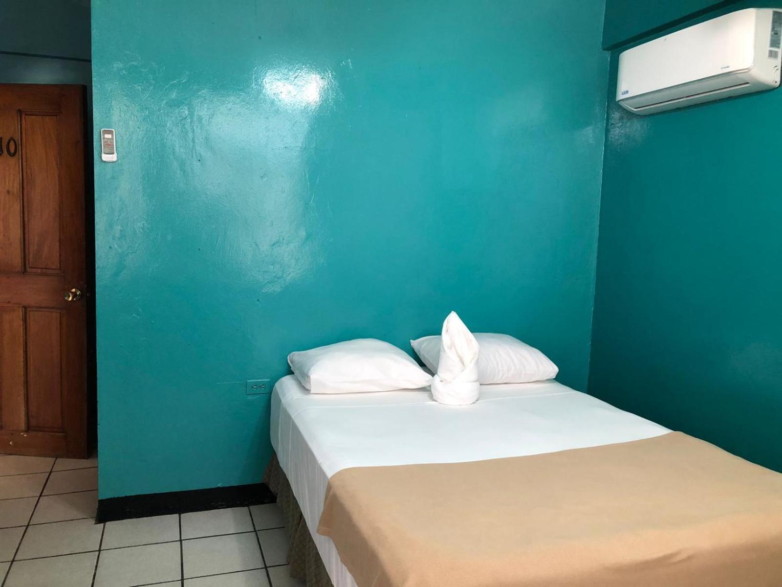 Chaleanor Hotel ダンリガ エクステリア 写真