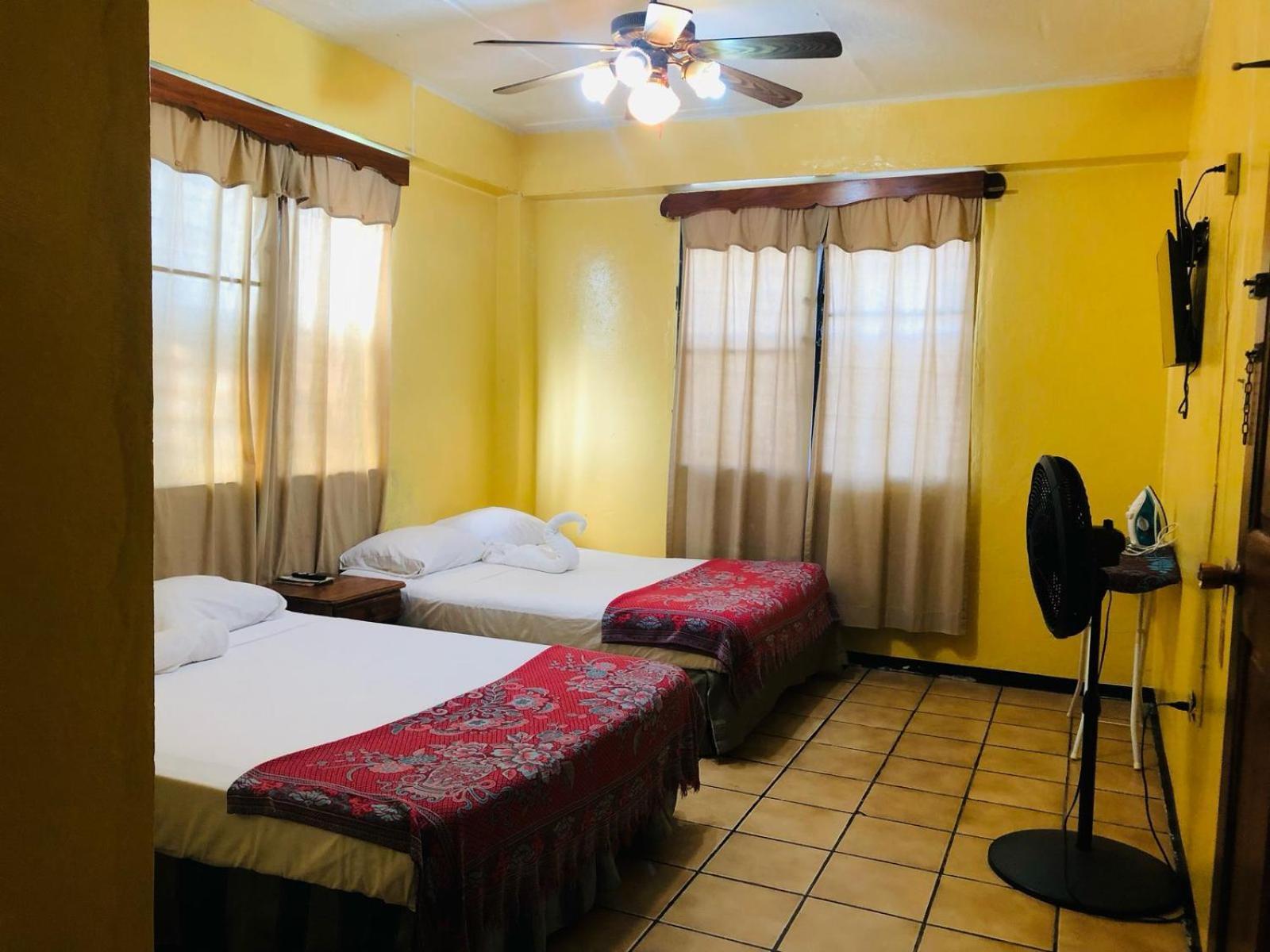 Chaleanor Hotel ダンリガ エクステリア 写真